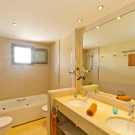 Jenny By كوراليهو